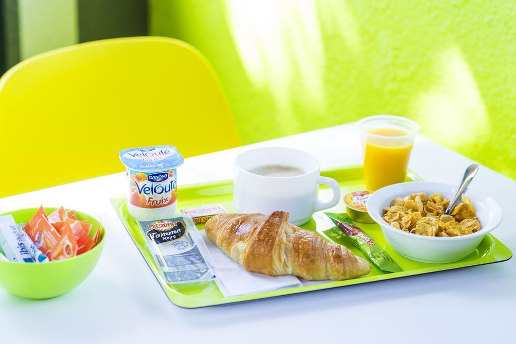 Ibis Budget Porte De Camargue Saint-Martin-de-Crau Bagian luar foto