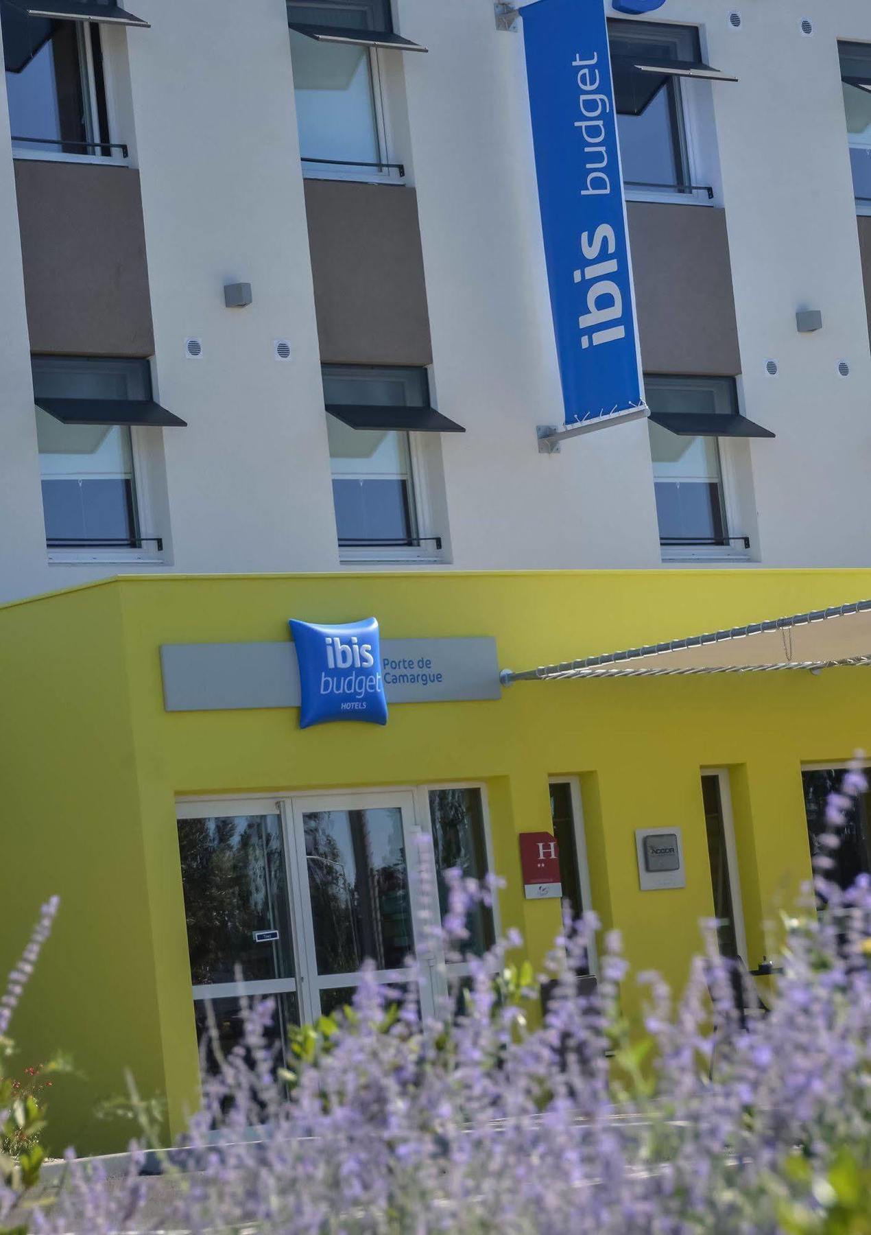 Ibis Budget Porte De Camargue Saint-Martin-de-Crau Bagian luar foto
