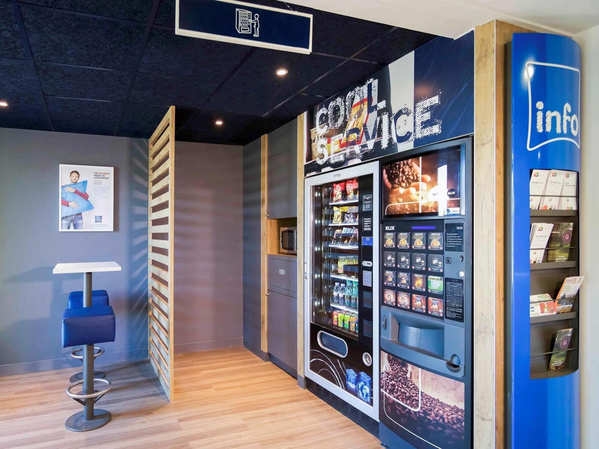 Ibis Budget Porte De Camargue Saint-Martin-de-Crau Bagian luar foto