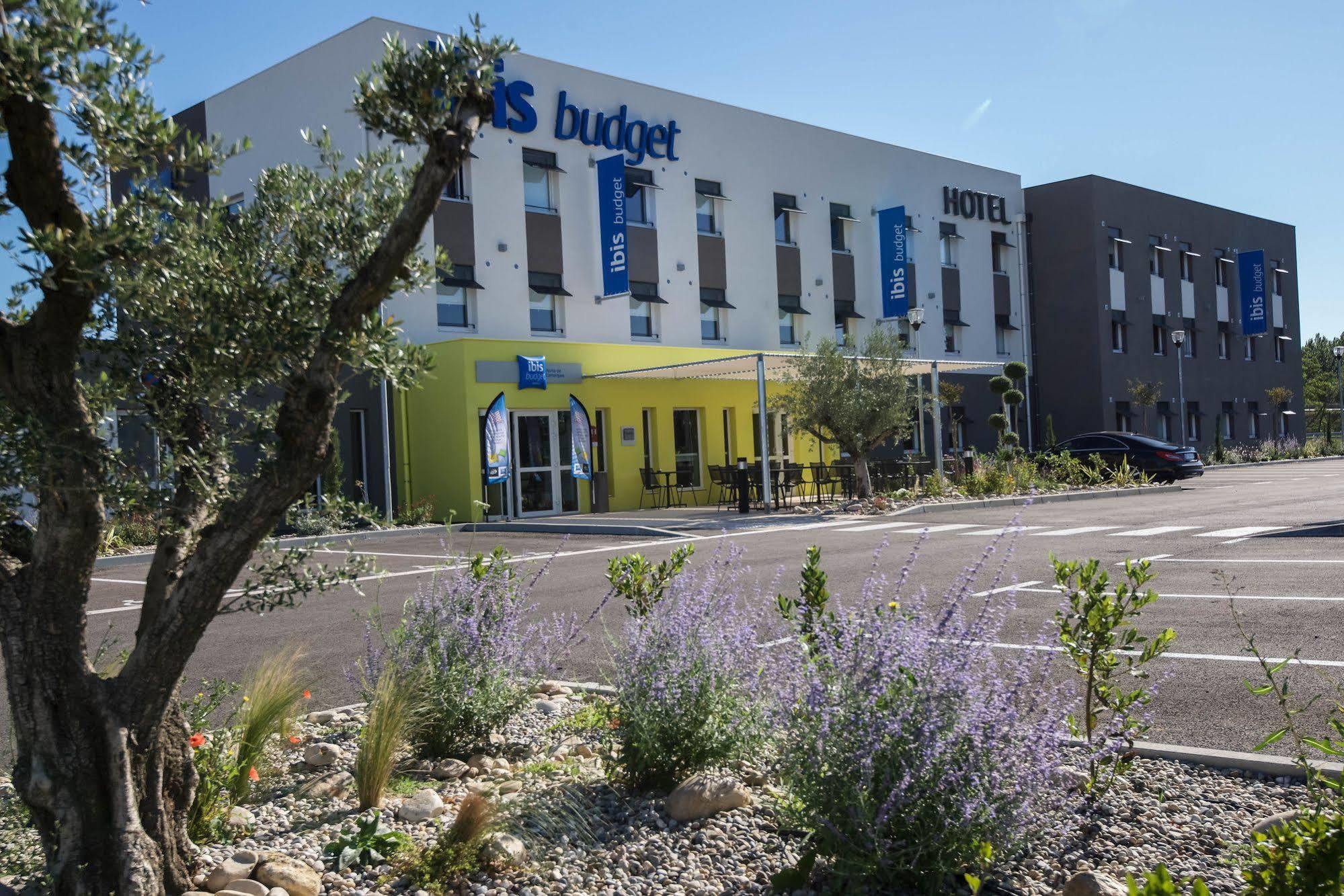 Ibis Budget Porte De Camargue Saint-Martin-de-Crau Bagian luar foto